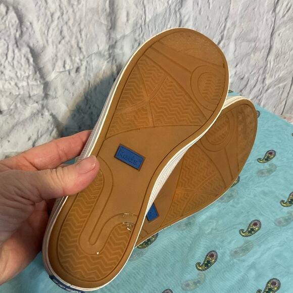 KEDS Size 6 Sneakers Tan White Pinstriped Excellent - Picture 9 of 15